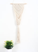 BloomNet: Natural Woven Display for Flowers & Home